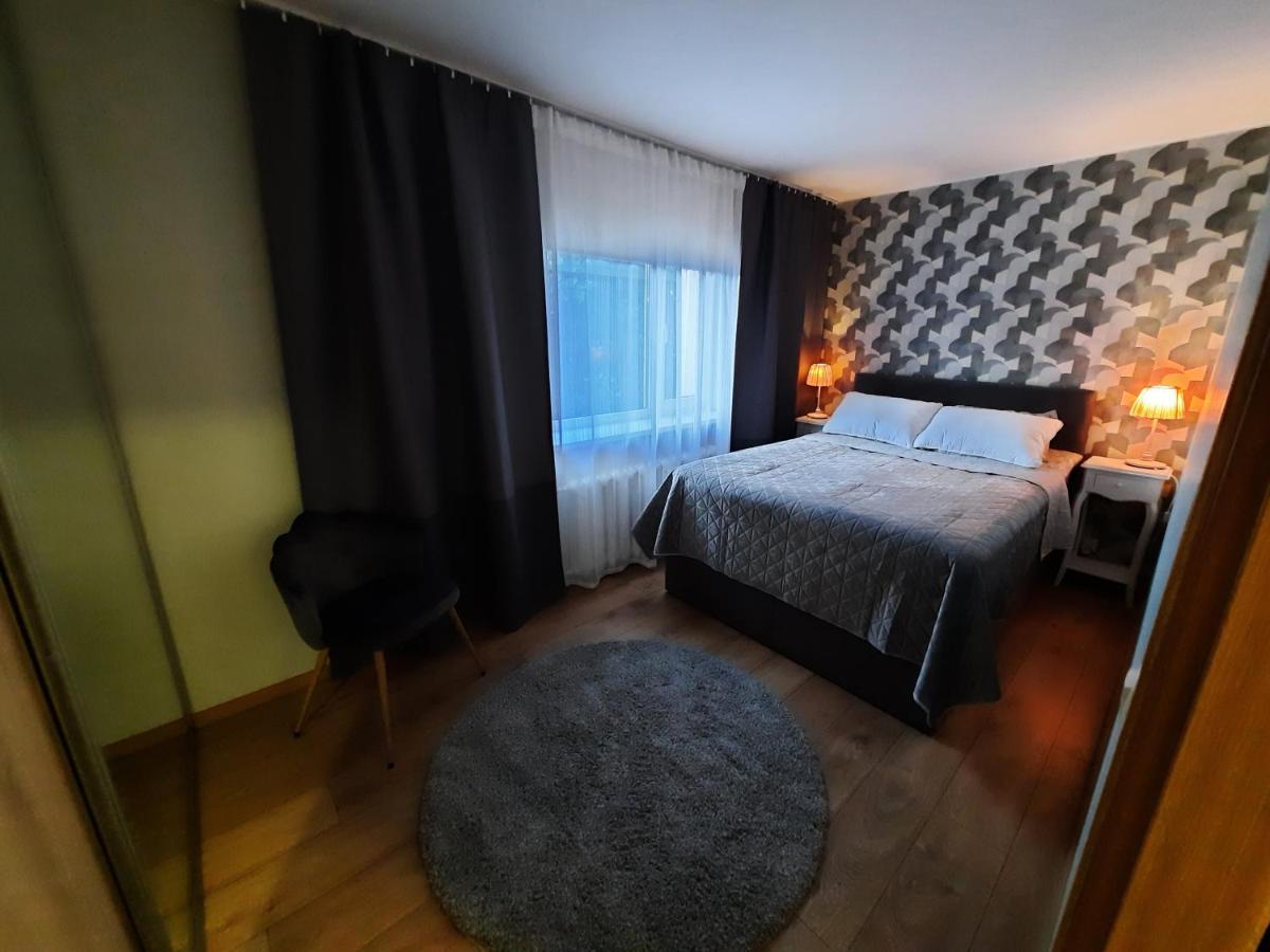Centrum Bridge Apartment Pärnu Esterno foto
