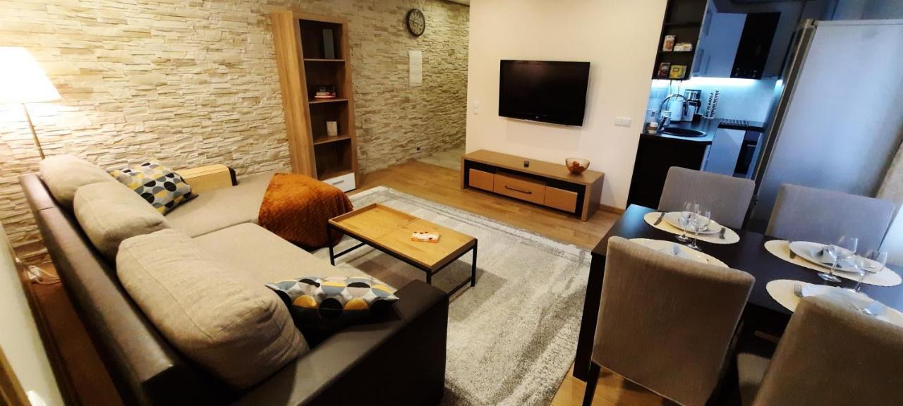 Centrum Bridge Apartment Pärnu Esterno foto